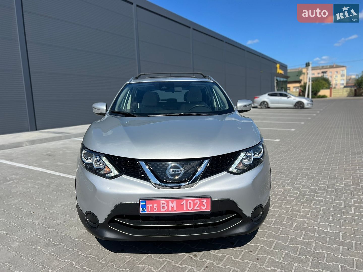 Nissan Rogue Sport 2019 VIN JN1BJ1CPXKW526112 фото оголошення 2 з 28