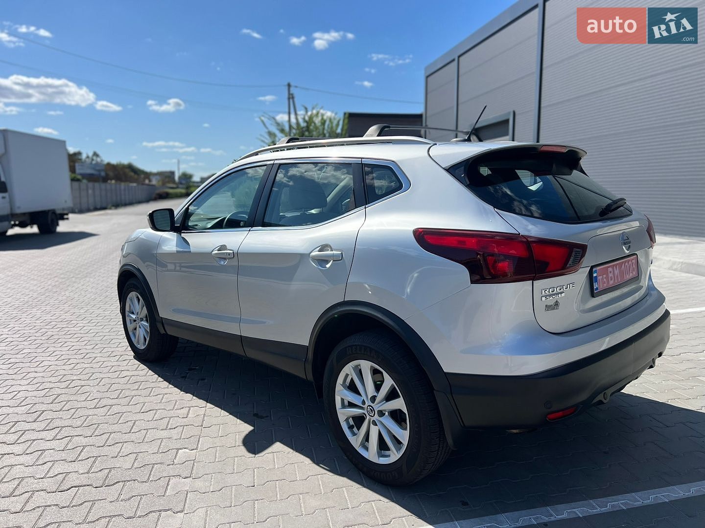 Nissan Rogue Sport 2019 VIN JN1BJ1CPXKW526112 фото оголошення 5 з 28