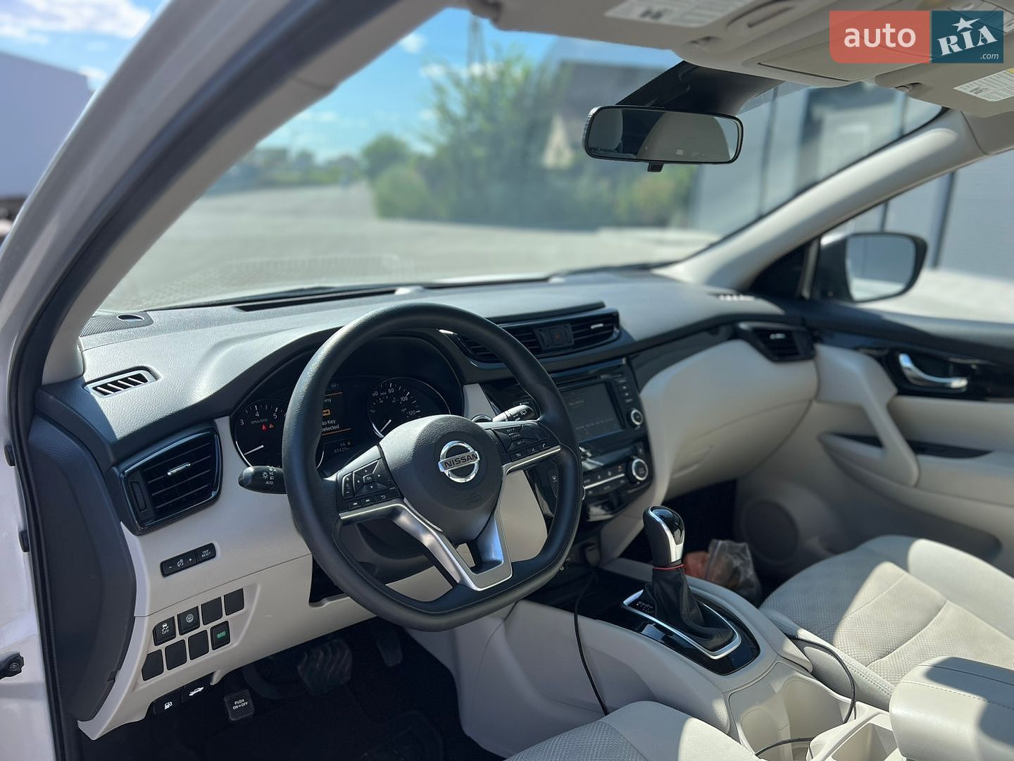 Nissan Rogue Sport 2019 VIN JN1BJ1CPXKW526112 фото оголошення 9 з 28