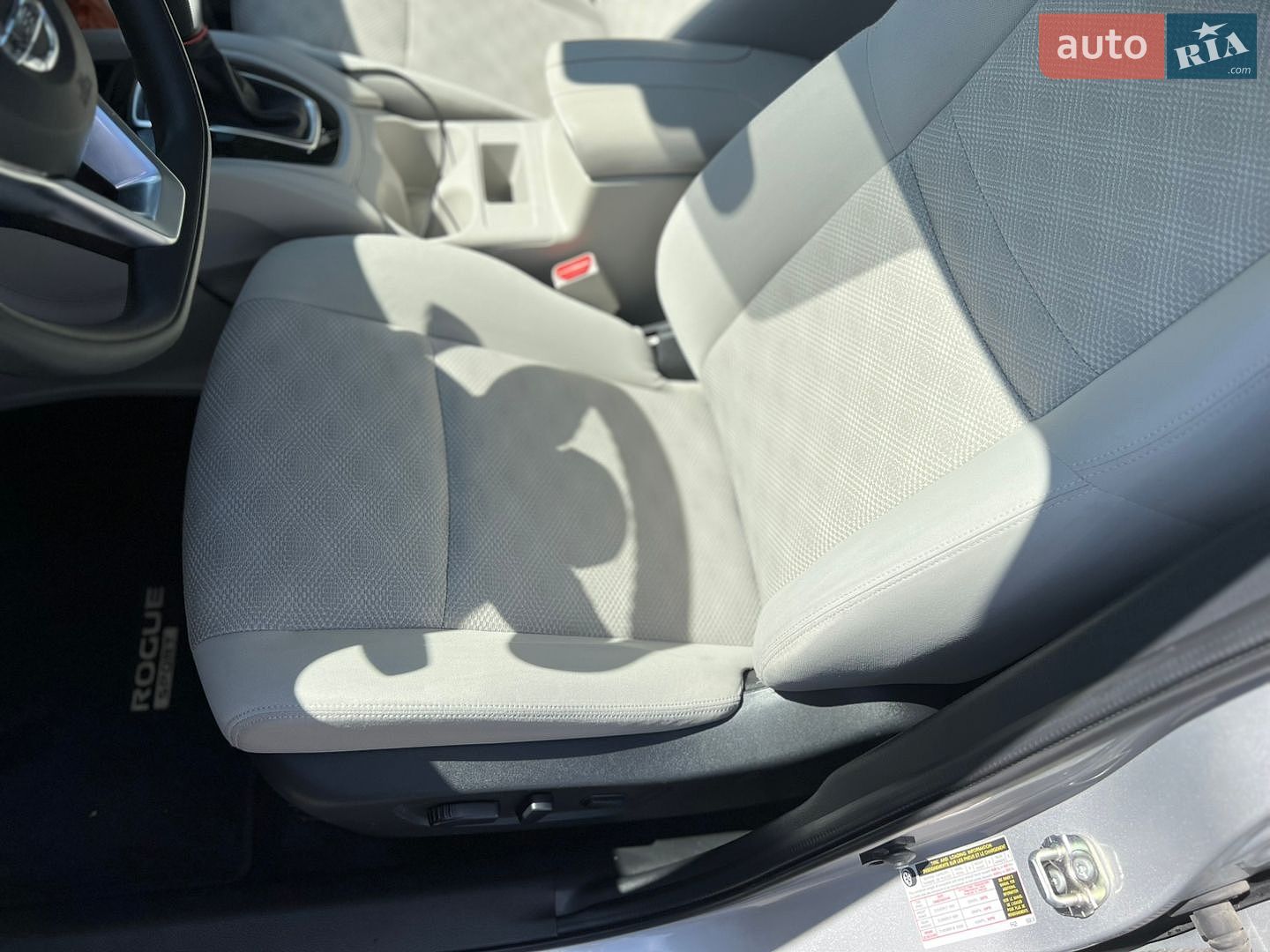 Nissan Rogue Sport 2019 VIN JN1BJ1CPXKW526112 фото оголошення 10 з 28