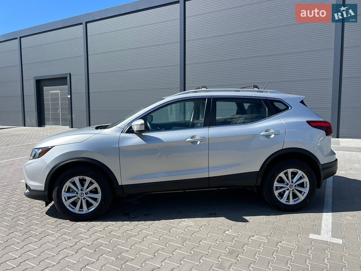 Nissan Rogue Sport 2019 VIN JN1BJ1CPXKW526112 фото оголошення 4 з 28