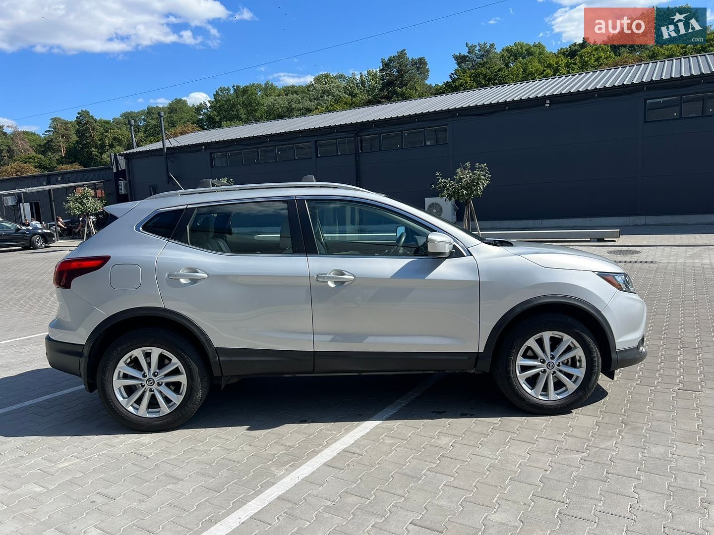 Nissan Rogue Sport 2019 VIN JN1BJ1CPXKW526112 фото оголошення 8 з 28