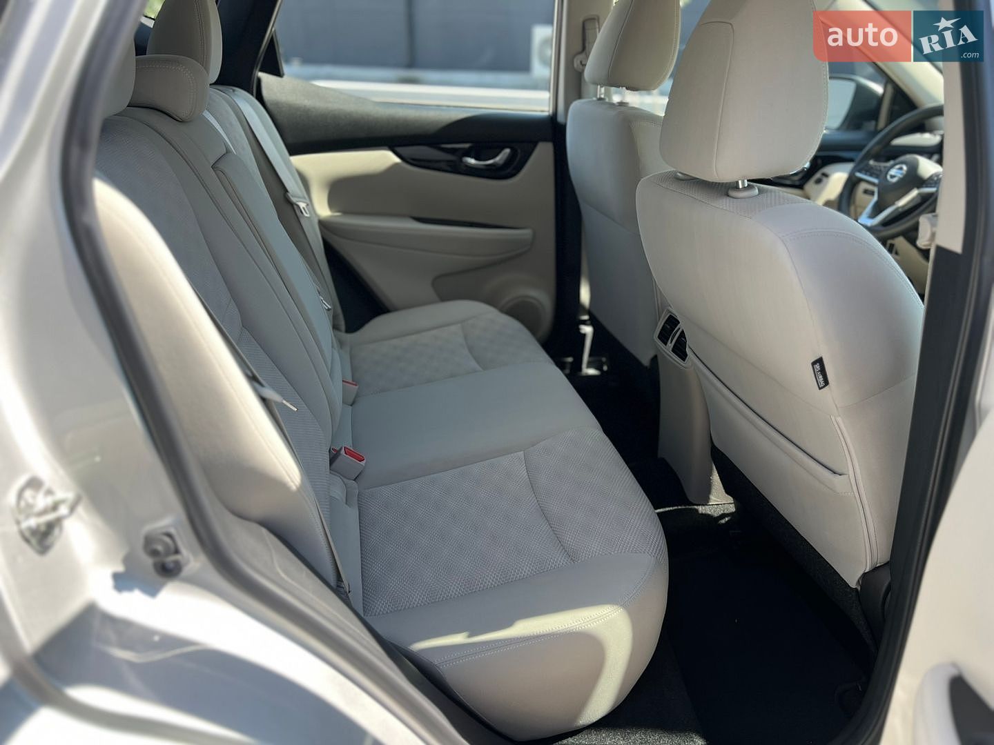 Nissan Rogue Sport 2019 VIN JN1BJ1CPXKW526112 фото оголошення 14 з 28