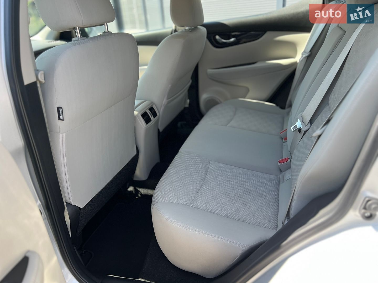 Nissan Rogue Sport 2019 VIN JN1BJ1CPXKW526112 фото оголошення 13 з 28