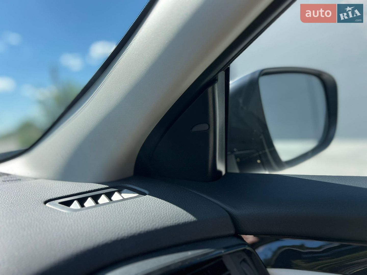 Nissan Rogue Sport 2019 VIN JN1BJ1CPXKW526112 фото оголошення 24 з 28
