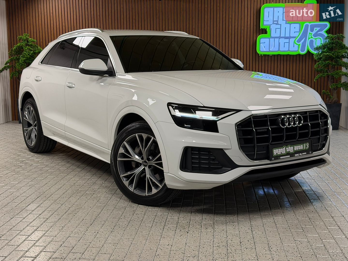 Audi Q8 2020 VIN WAUZZZF10MD012629 фото оголошення 4 з 54