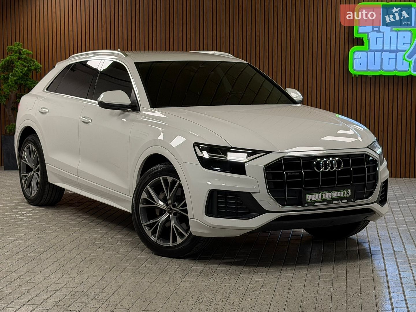 Audi Q8 2020 VIN WAUZZZF10MD012629 фото оголошення 8 з 54