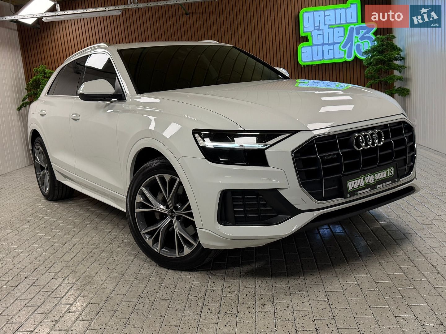 Audi Q8 2020 VIN WAUZZZF10MD012629 фото оголошення 11 з 54
