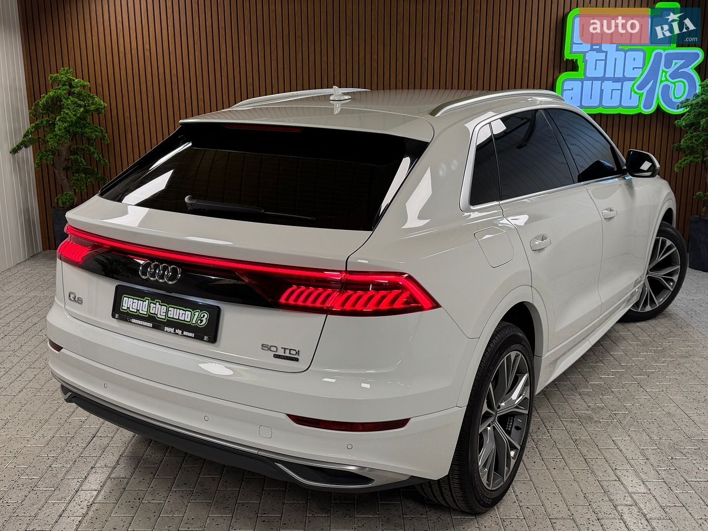 Audi Q8 2020 VIN WAUZZZF10MD012629 фото оголошення 21 з 54