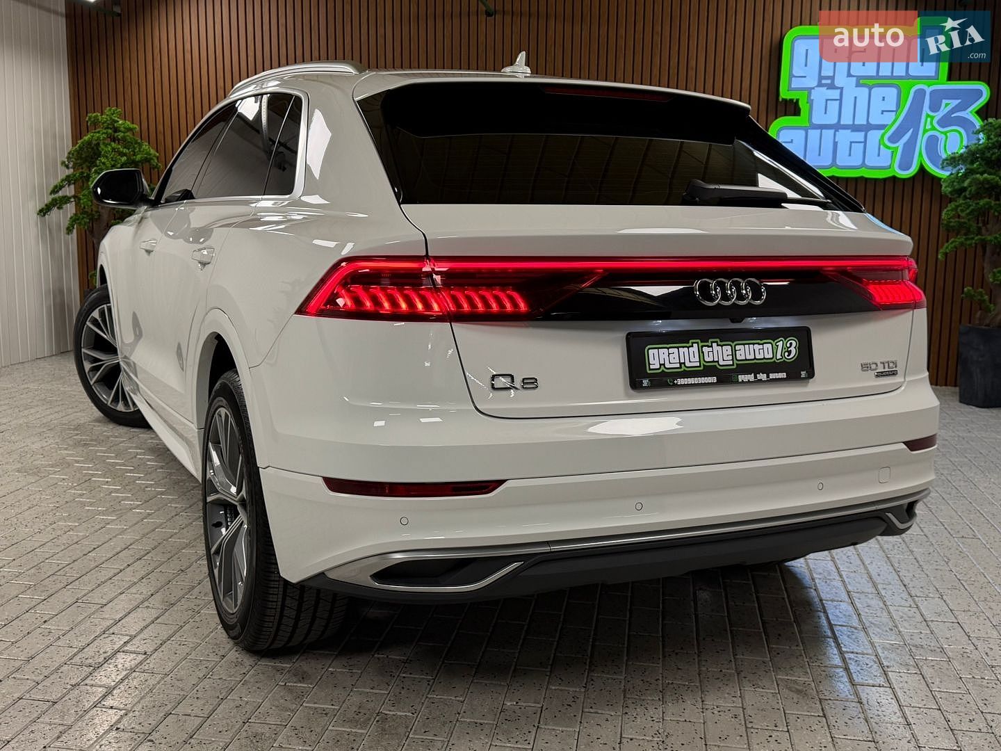 Audi Q8 2020 VIN WAUZZZF10MD012629 фото оголошення 22 з 54