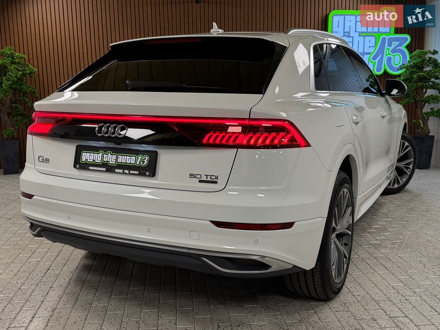Audi Q8 2020 VIN WAUZZZF10MD012629 фото оголошення 23 з 54