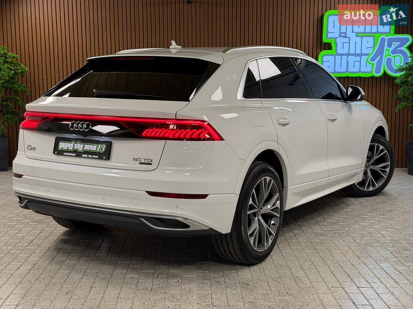 Audi Q8 2020 VIN WAUZZZF10MD012629 фото оголошення 25 з 54