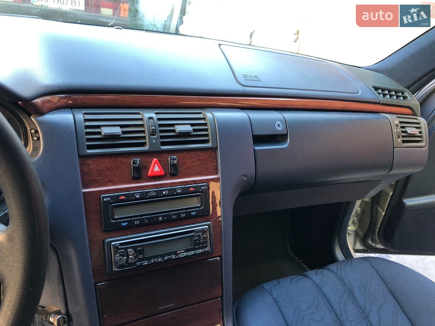 Mercedes-Benz E-Class 1995 VIN WDB1240231B157059 фото оголошення 9 з 30