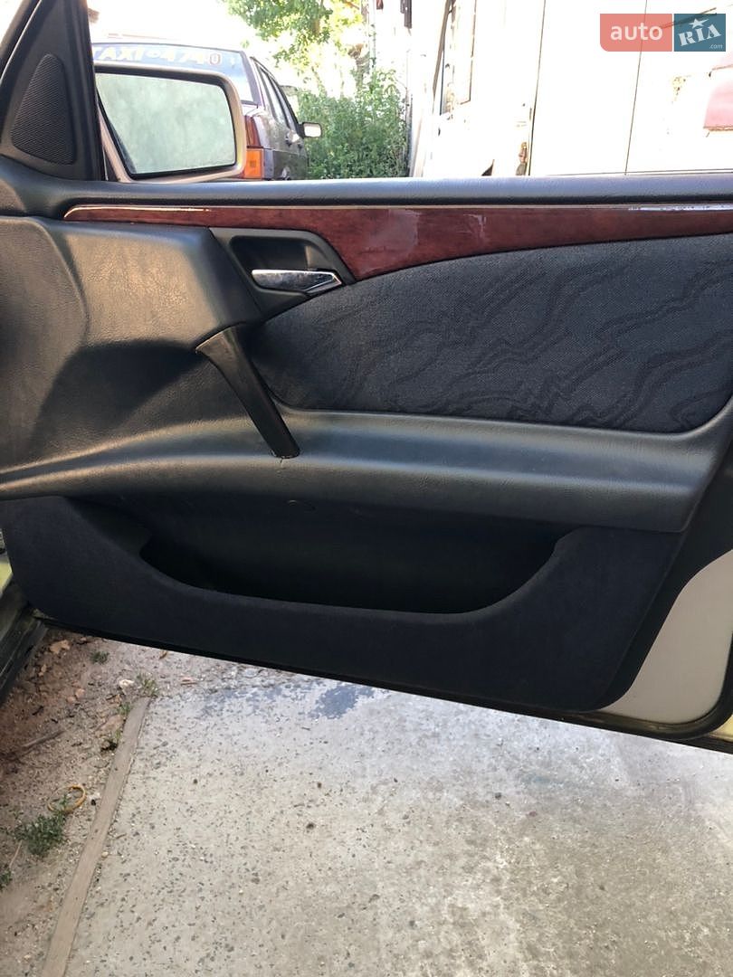 Mercedes-Benz E-Class 1995 VIN WDB1240231B157059 фото оголошення 19 з 30