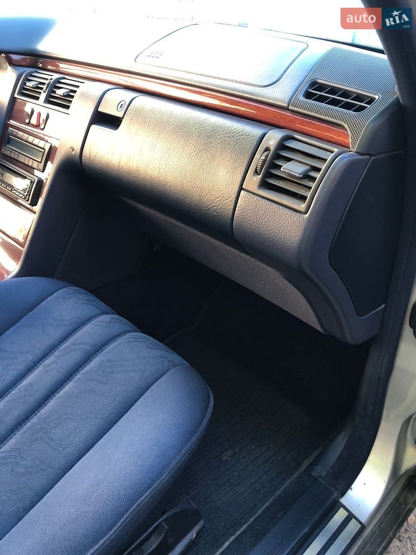 Mercedes-Benz E-Class 1995 VIN WDB1240231B157059 фото оголошення 20 з 30