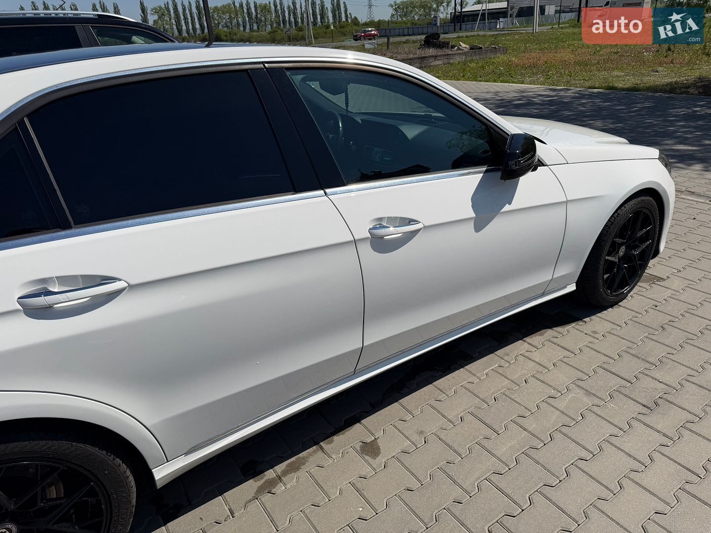 Mercedes-Benz E-Class 2014 VIN WDDHF0CB5FB093986 фото оголошення 17 з 38