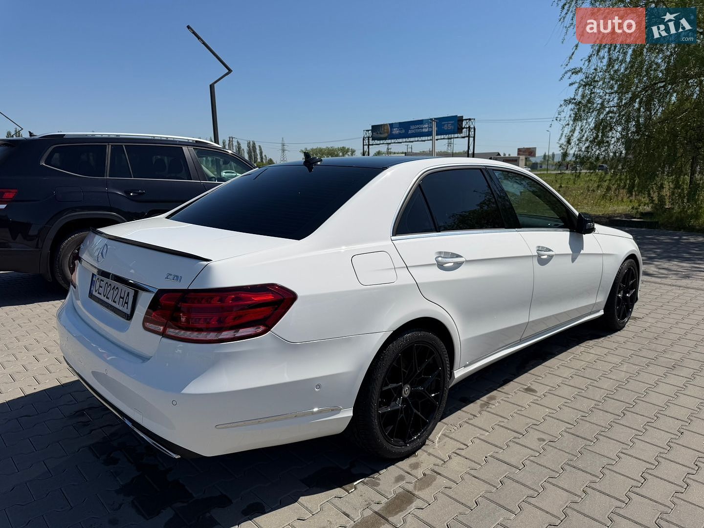 Mercedes-Benz E-Class 2014 VIN WDDHF0CB5FB093986 фото оголошення 10 з 38