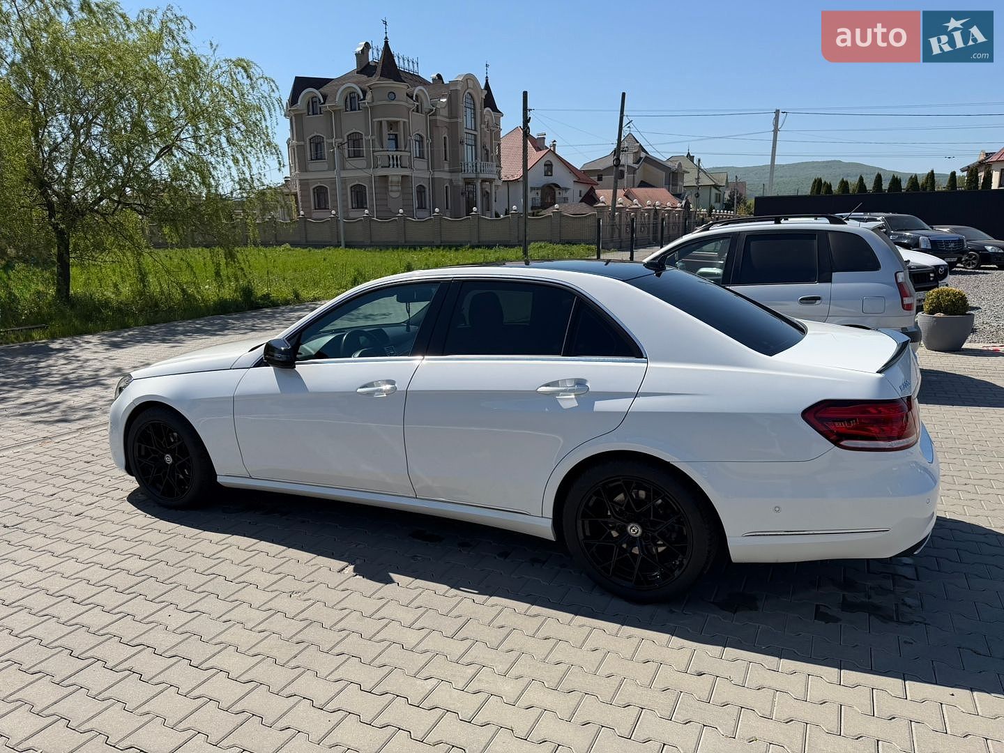 Mercedes-Benz E-Class 2014 VIN WDDHF0CB5FB093986 фото оголошення 7 з 38