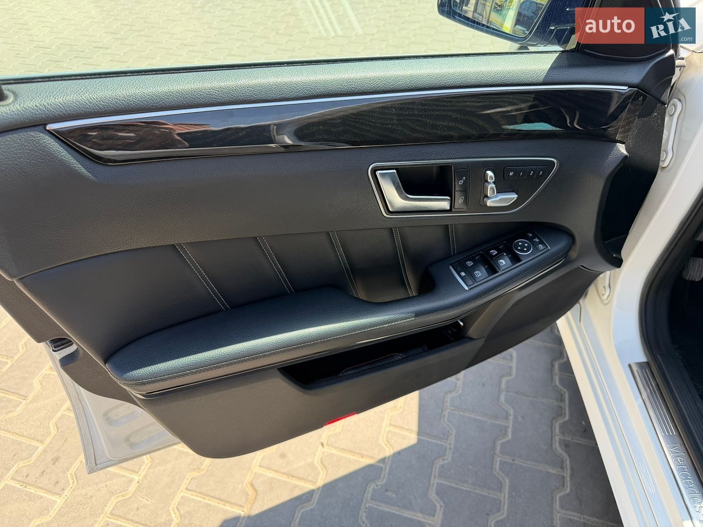 Mercedes-Benz E-Class 2014 VIN WDDHF0CB5FB093986 фото оголошення 20 з 38