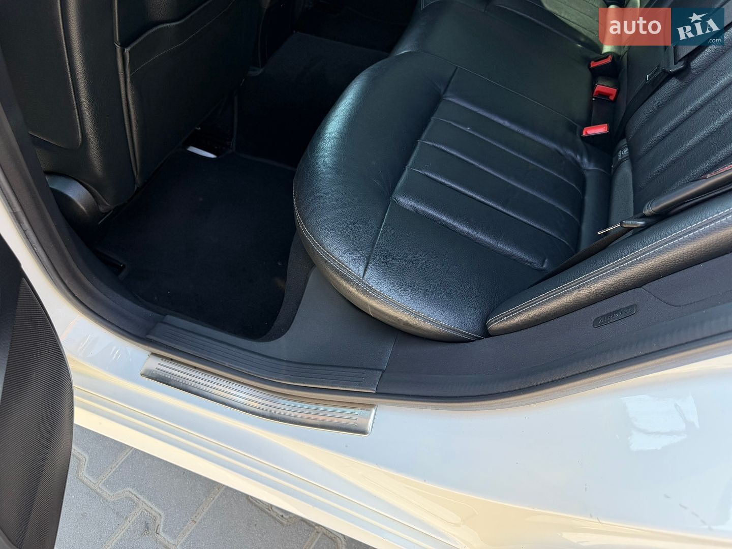 Mercedes-Benz E-Class 2014 VIN WDDHF0CB5FB093986 фото оголошення 26 з 38