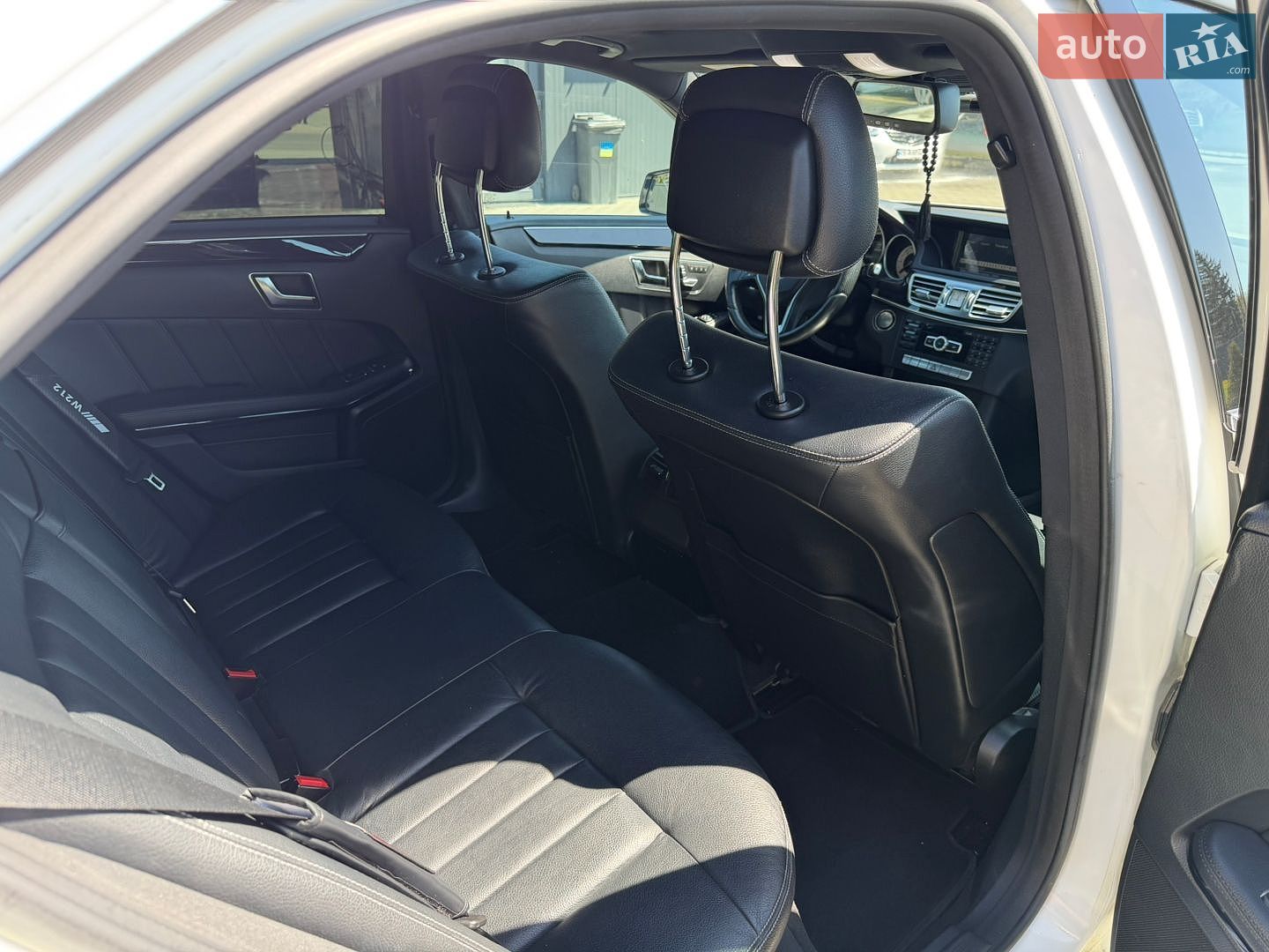 Mercedes-Benz E-Class 2014 VIN WDDHF0CB5FB093986 фото оголошення 31 з 38