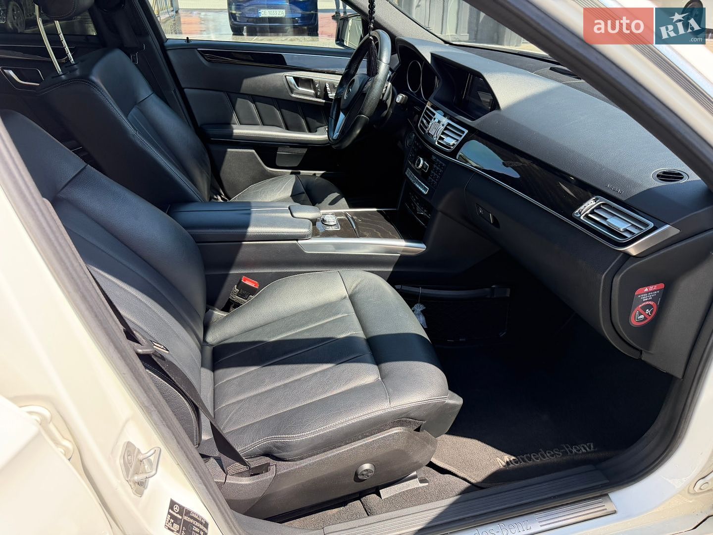 Mercedes-Benz E-Class 2014 VIN WDDHF0CB5FB093986 фото оголошення 33 з 38