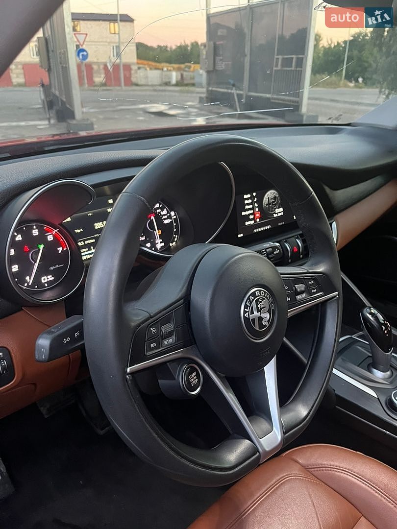 Alfa Romeo Giulia 2017 VIN ZARFAEDN4J7567126 фото оголошення 12 з 16