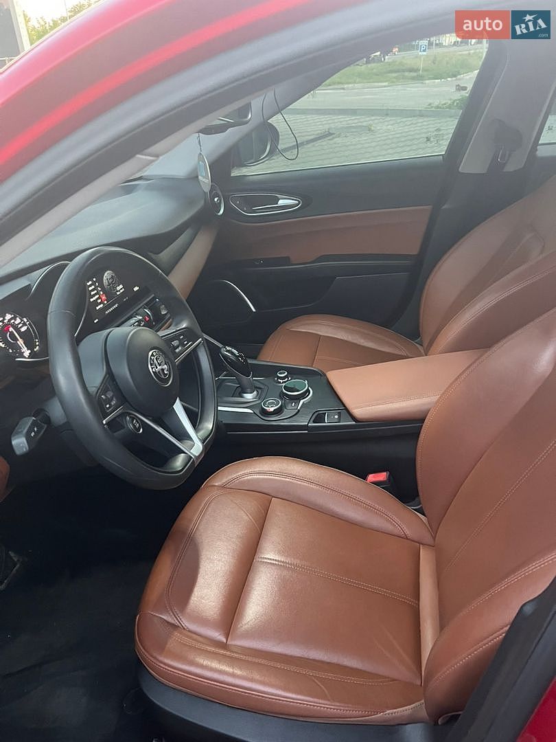 Alfa Romeo Giulia 2017 VIN ZARFAEDN4J7567126 фото оголошення 13 з 16