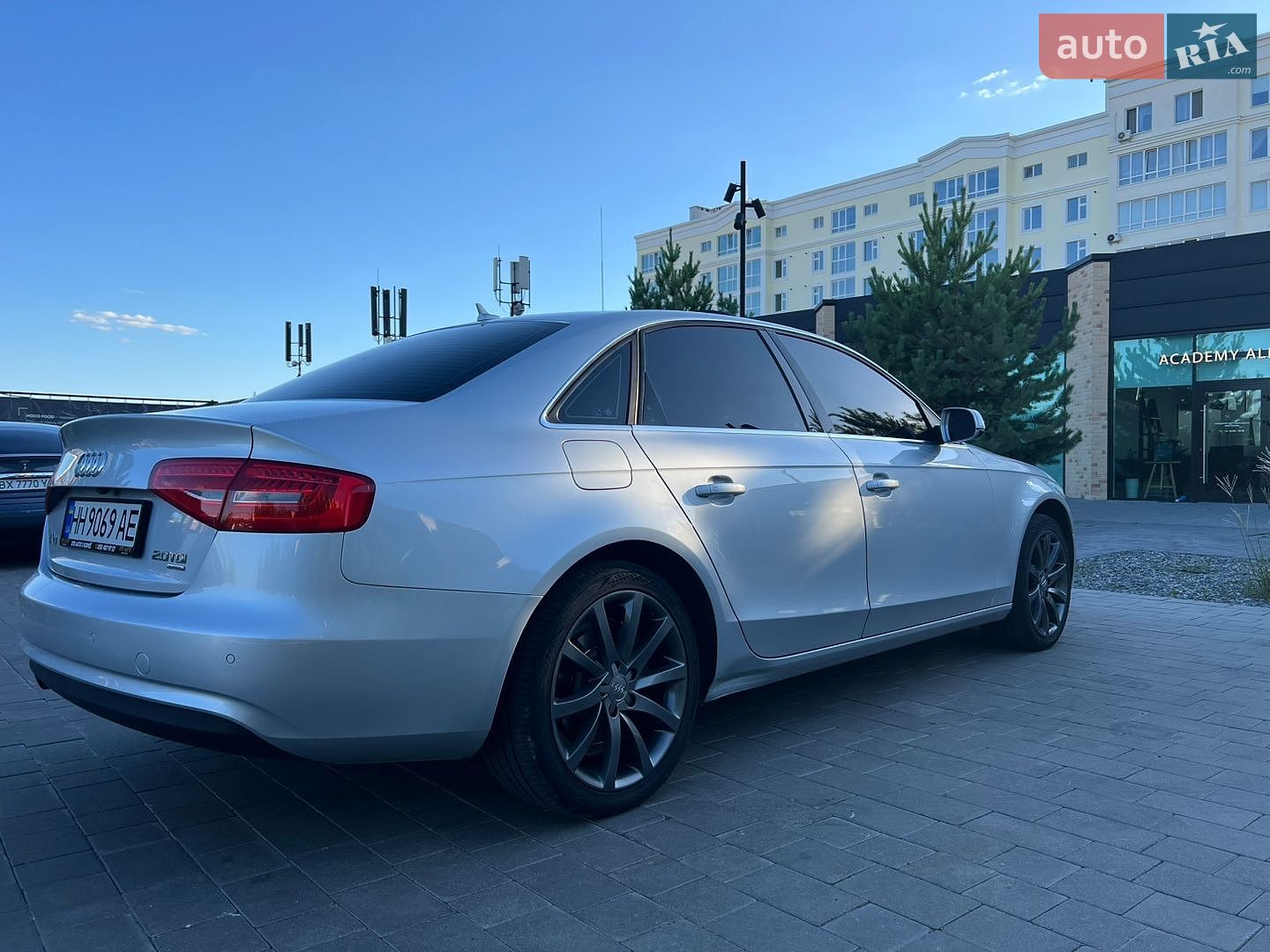 Audi A4 2012 VIN WAUZZZ8K9DN027808 фото оголошення 5 з 36