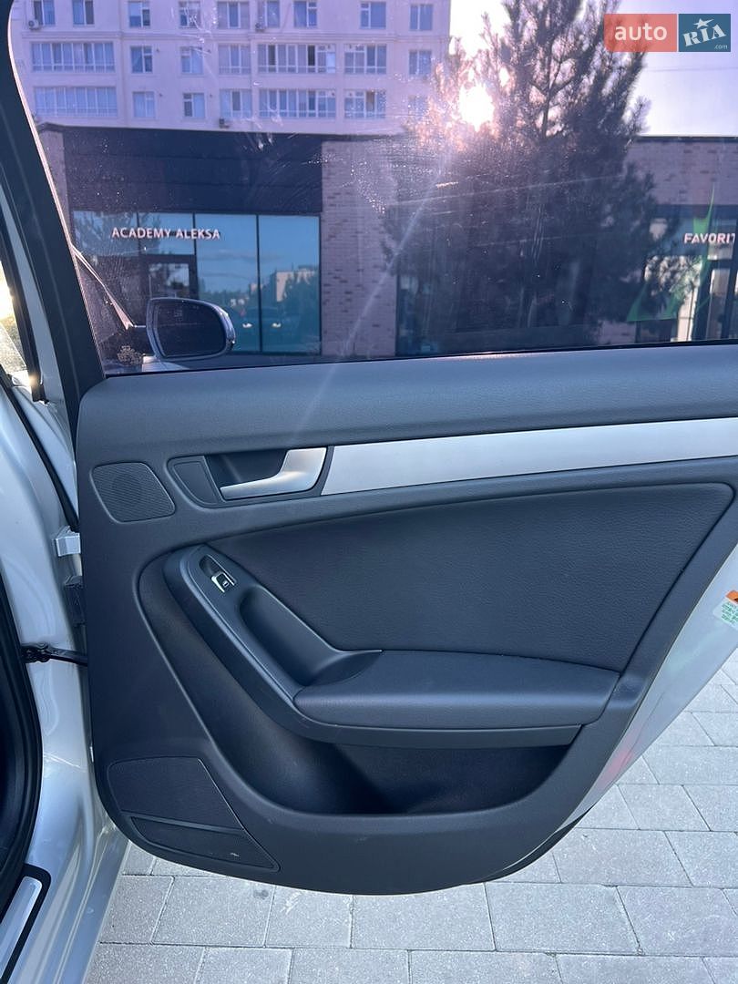 Audi A4 2012 VIN WAUZZZ8K9DN027808 фото оголошення 20 з 36