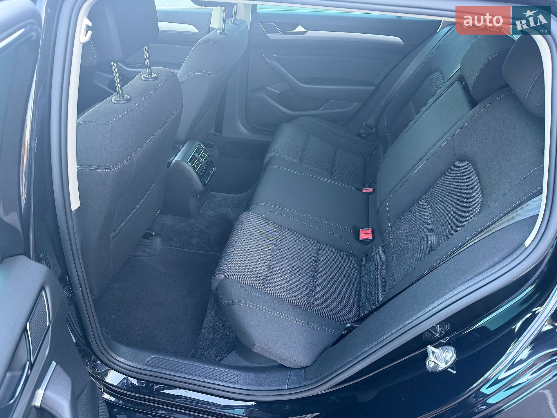 Volkswagen Passat 2016 VIN WVWZZZ3CZHE059024 фото оголошення 42 з 66