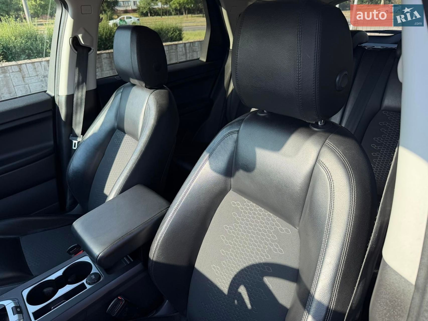 Land Rover Discovery Sport 2015 VIN SALCA2DNXGH580597 фото оголошення 6 з 37
