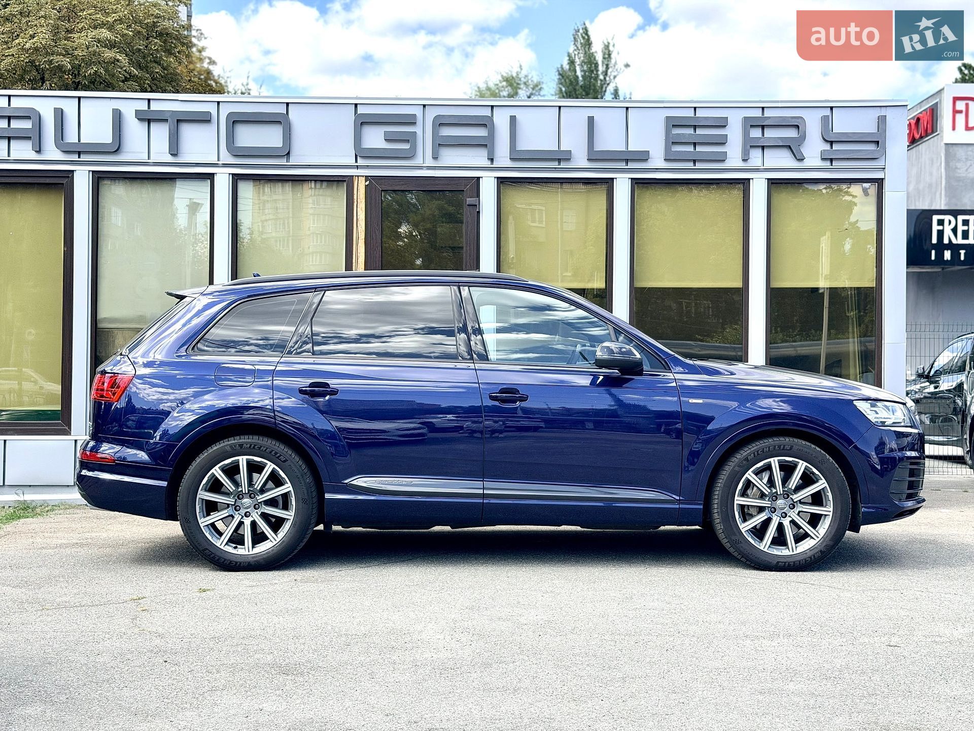 Audi Q7 2018 VIN WAUZZZ4M6KD003279 фото оголошення 4 з 49