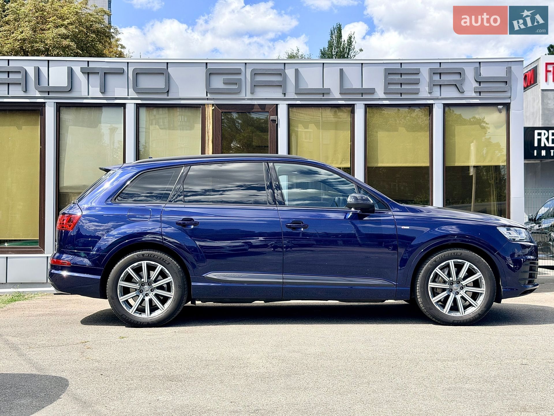 Audi Q7 2018 VIN WAUZZZ4M6KD003279 фото оголошення 6 з 49