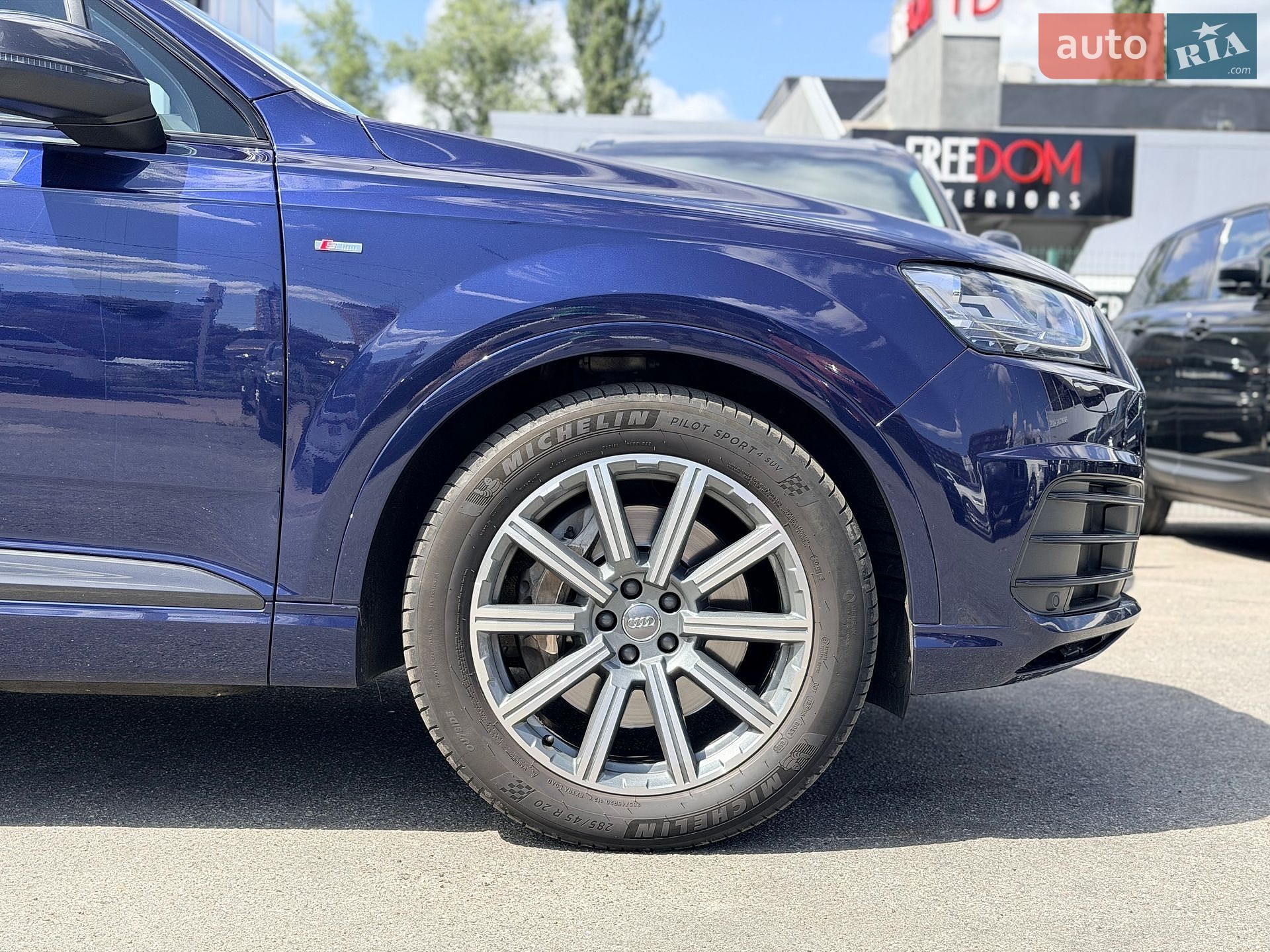 Audi Q7 2018 VIN WAUZZZ4M6KD003279 фото оголошення 16 з 49