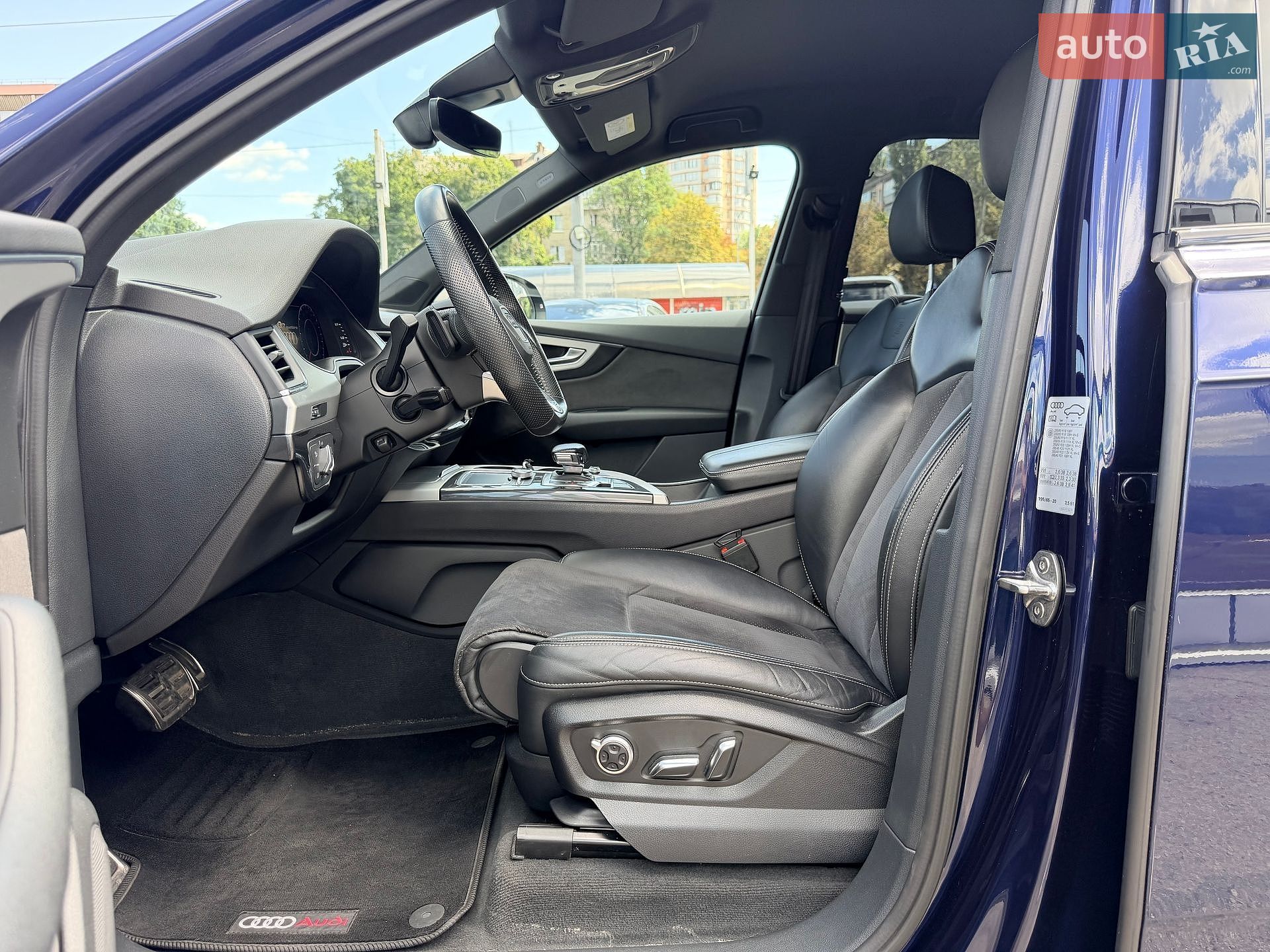 Audi Q7 2018 VIN WAUZZZ4M6KD003279 фото оголошення 20 з 49