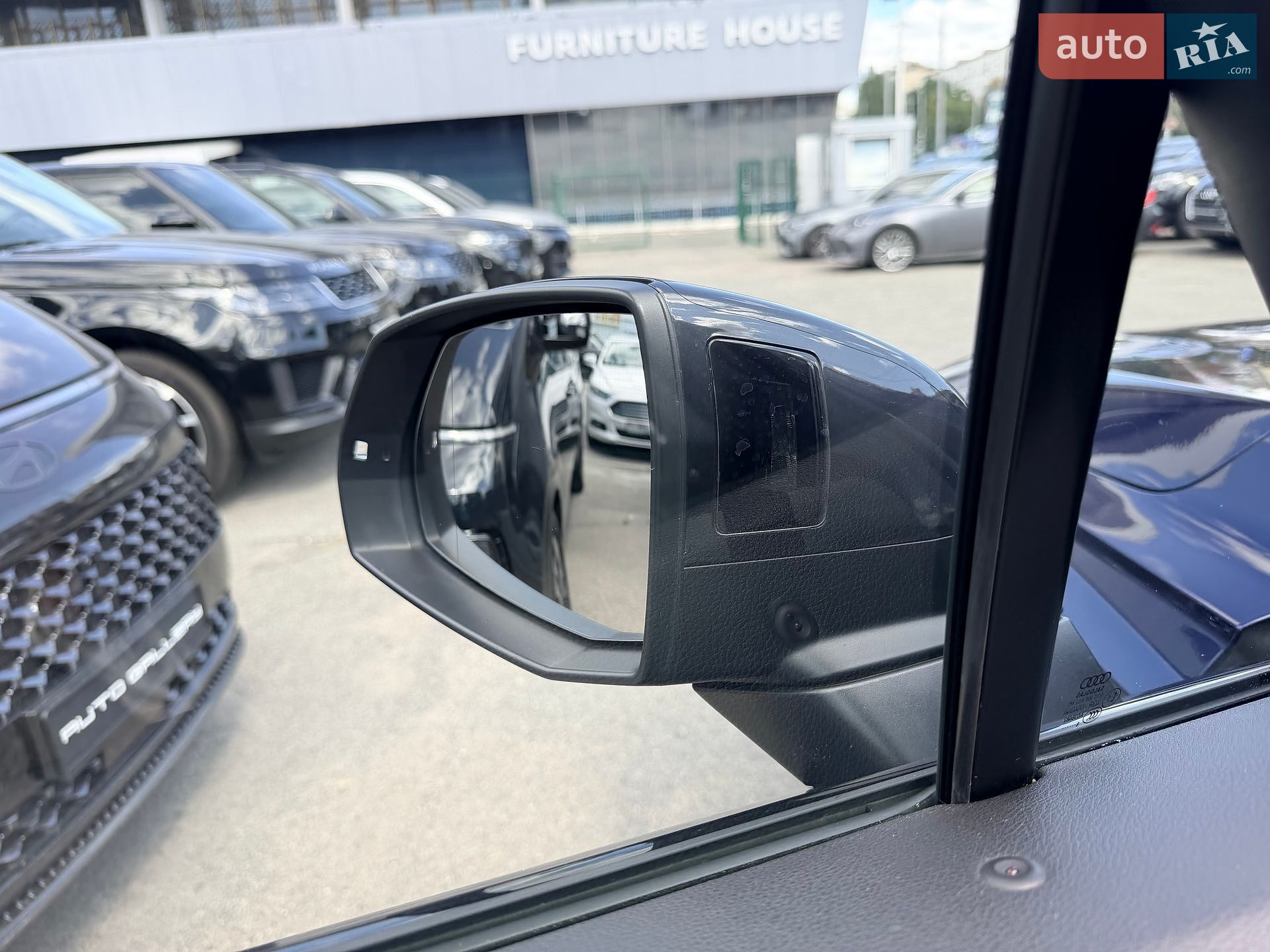 Audi Q7 2018 VIN WAUZZZ4M6KD003279 фото оголошення 24 з 49