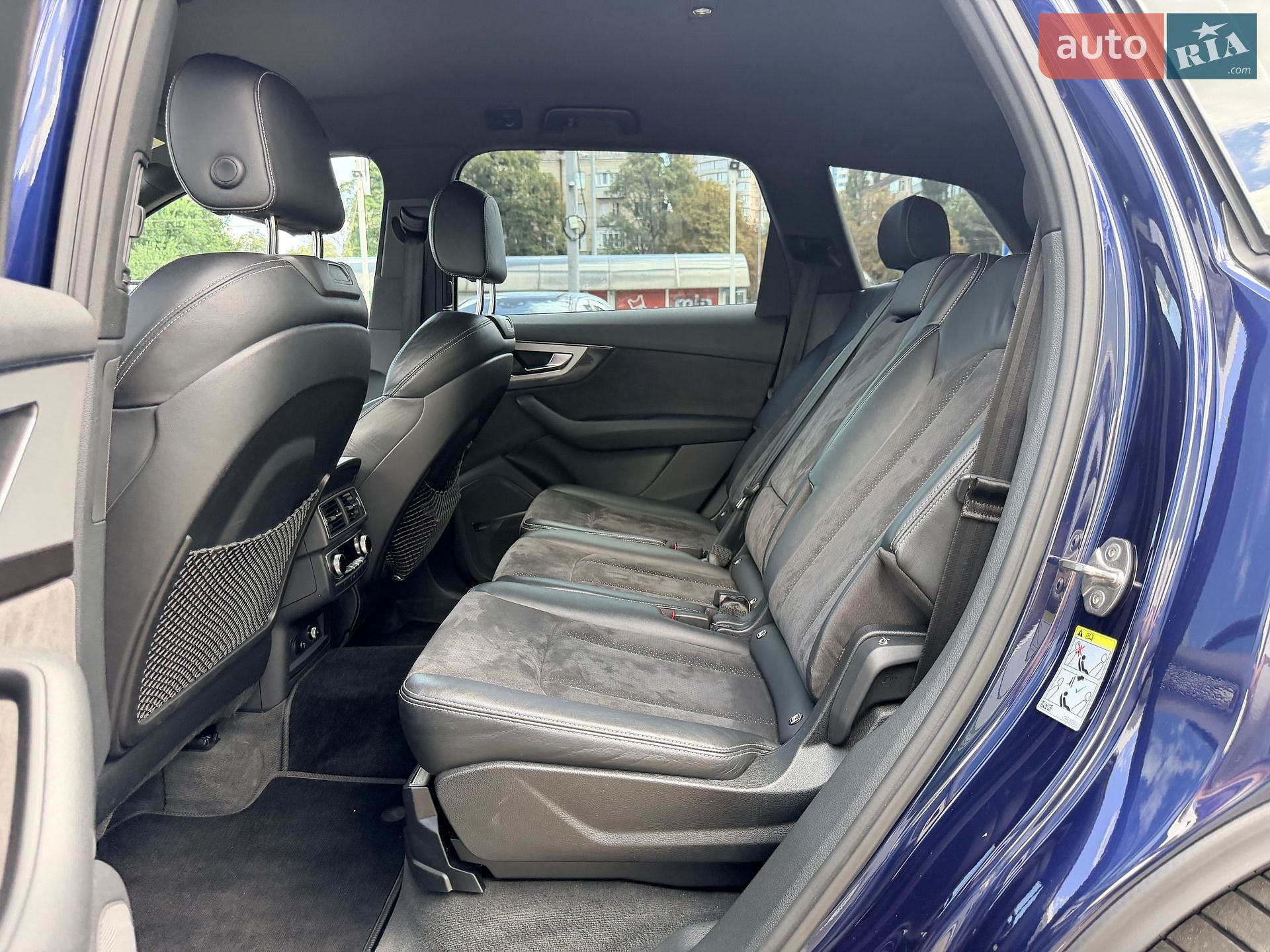 Audi Q7 2018 VIN WAUZZZ4M6KD003279 фото оголошення 31 з 49