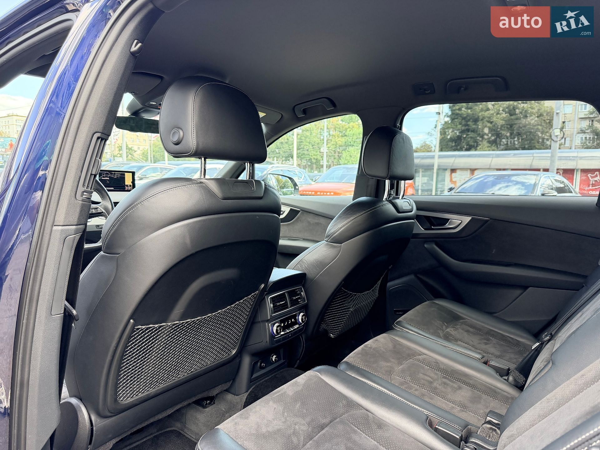 Audi Q7 2018 VIN WAUZZZ4M6KD003279 фото оголошення 36 з 49