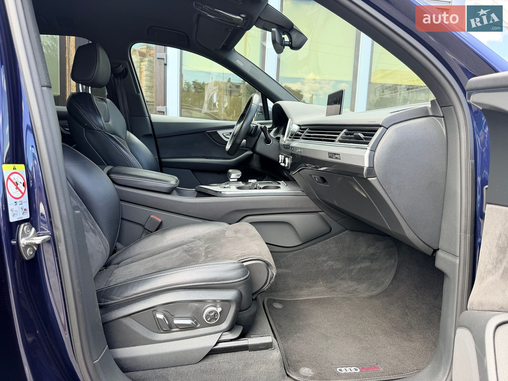 Audi Q7 2018 VIN WAUZZZ4M6KD003279 фото оголошення 41 з 49
