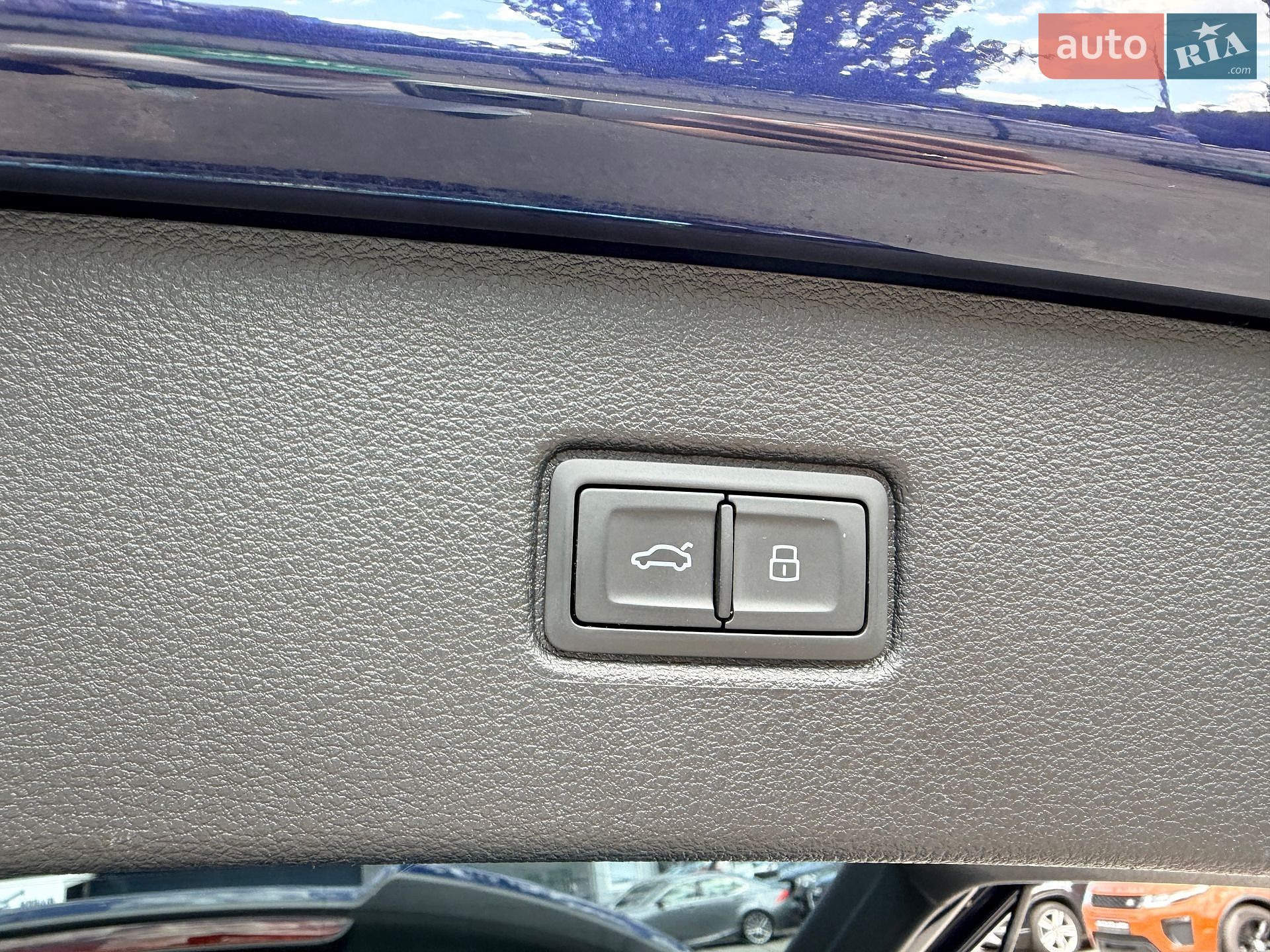 Audi Q7 2018 VIN WAUZZZ4M6KD003279 фото оголошення 47 з 49