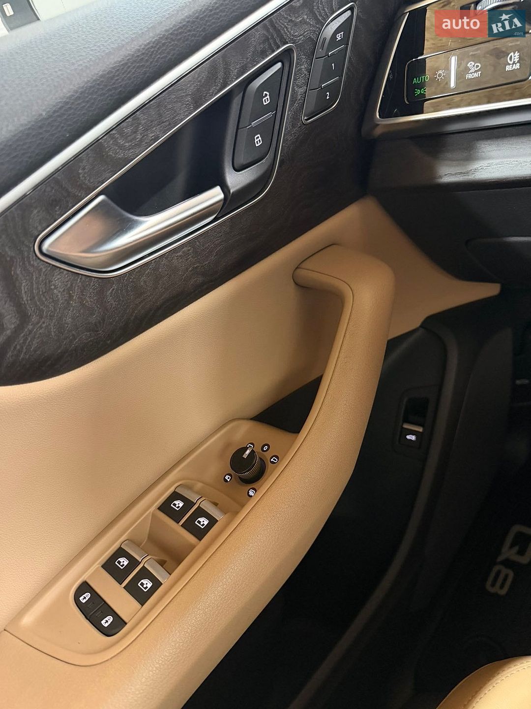 Audi Q8 2021 VIN WAUZZZF17MD031095 фото оголошення 33 з 37