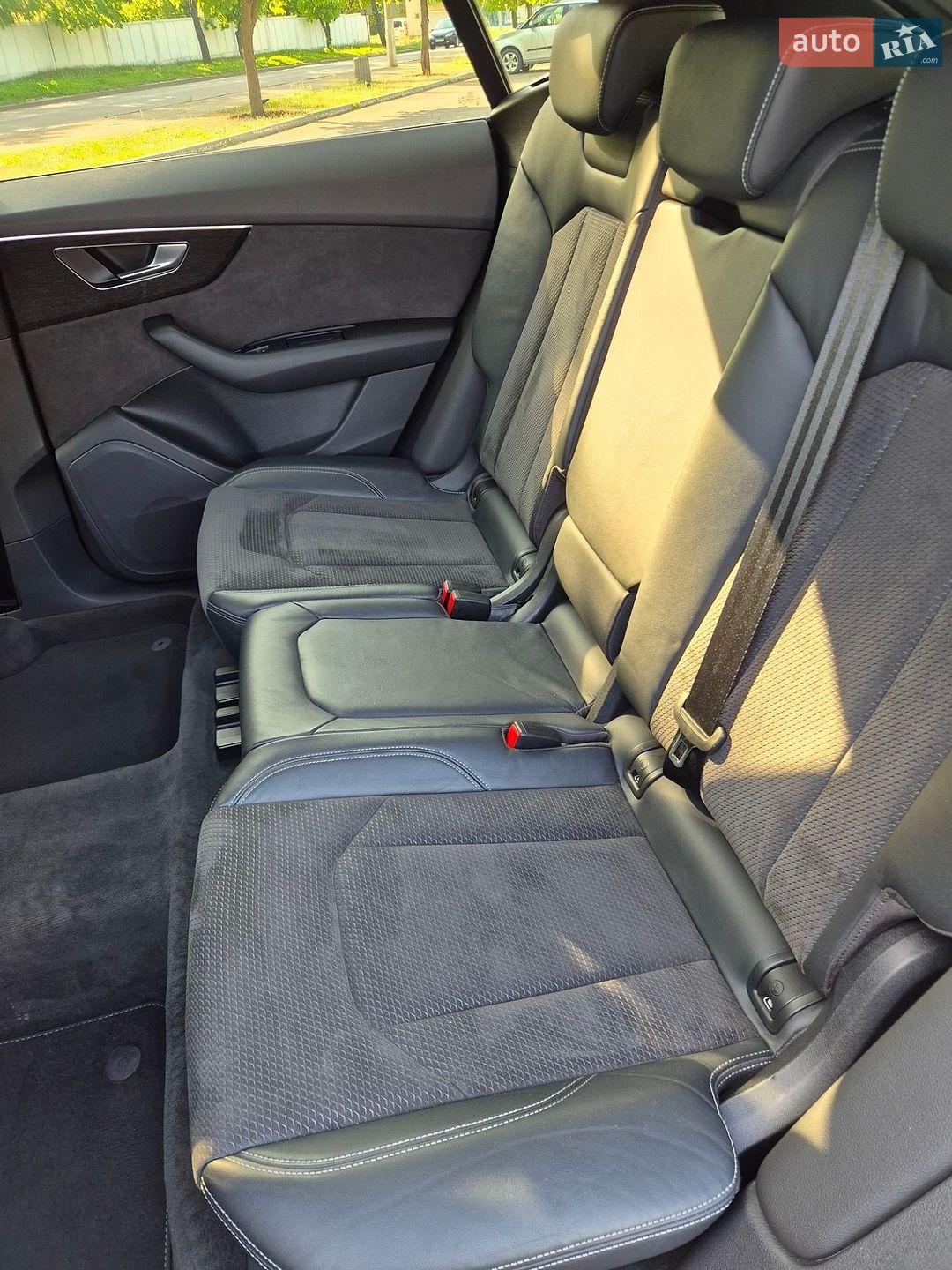 Audi Q8 2018 VIN WAUZZZF1XKD005054 фото оголошення 18 з 21