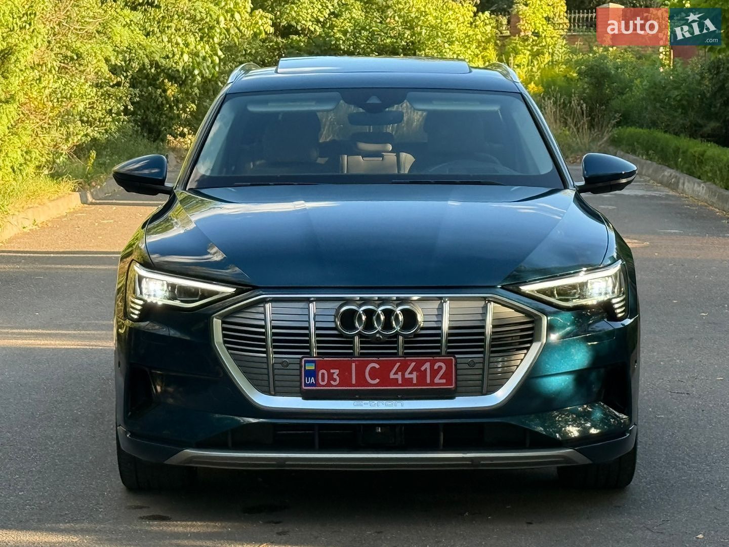 Audi e-tron 2020 VIN WA1VAAGE4KB015709 фото оголошення 3 з 109