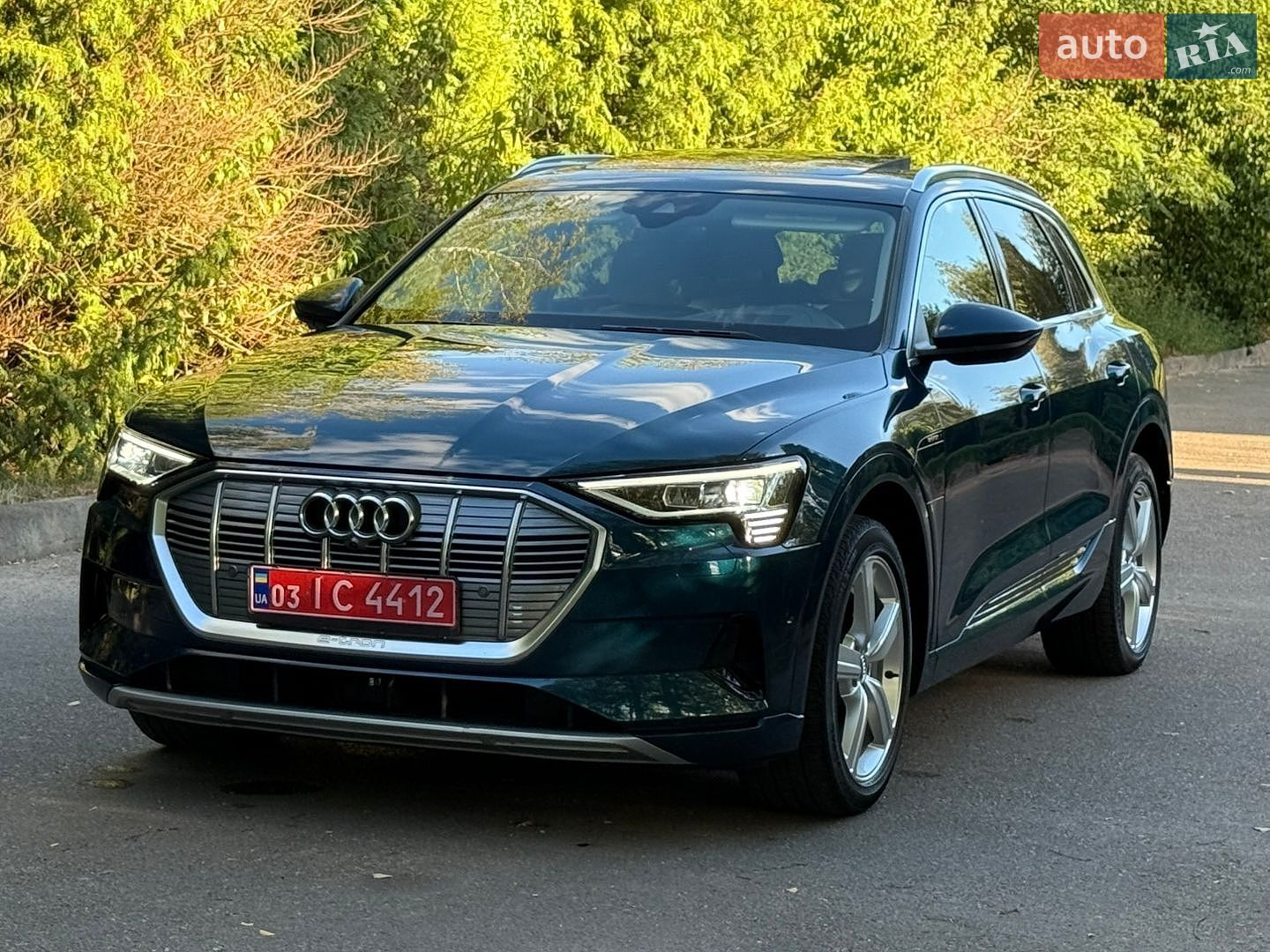 Audi e-tron 2020 VIN WA1VAAGE4KB015709 фото оголошення 10 з 109