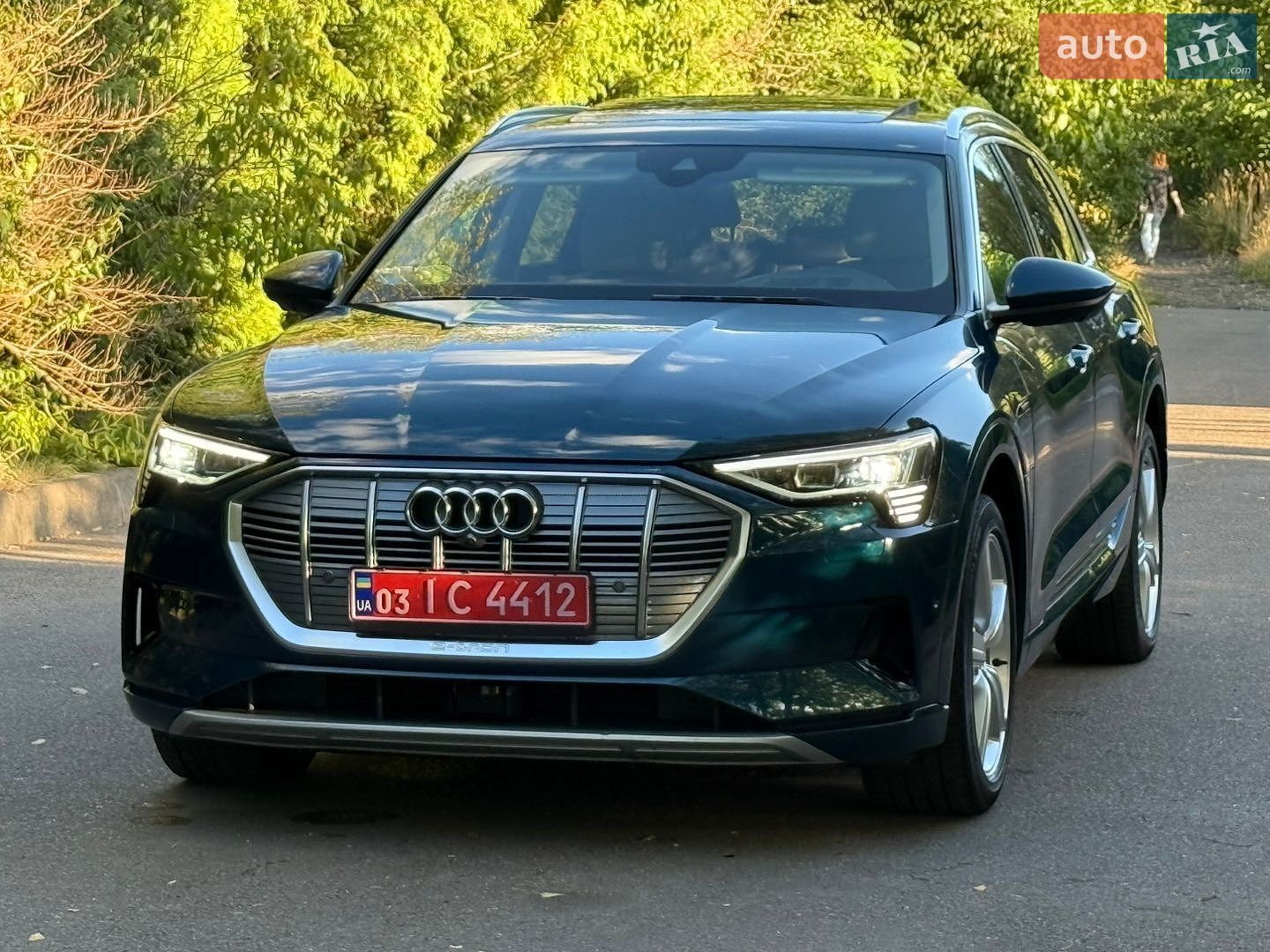 Audi e-tron 2020 VIN WA1VAAGE4KB015709 фото оголошення 11 з 109