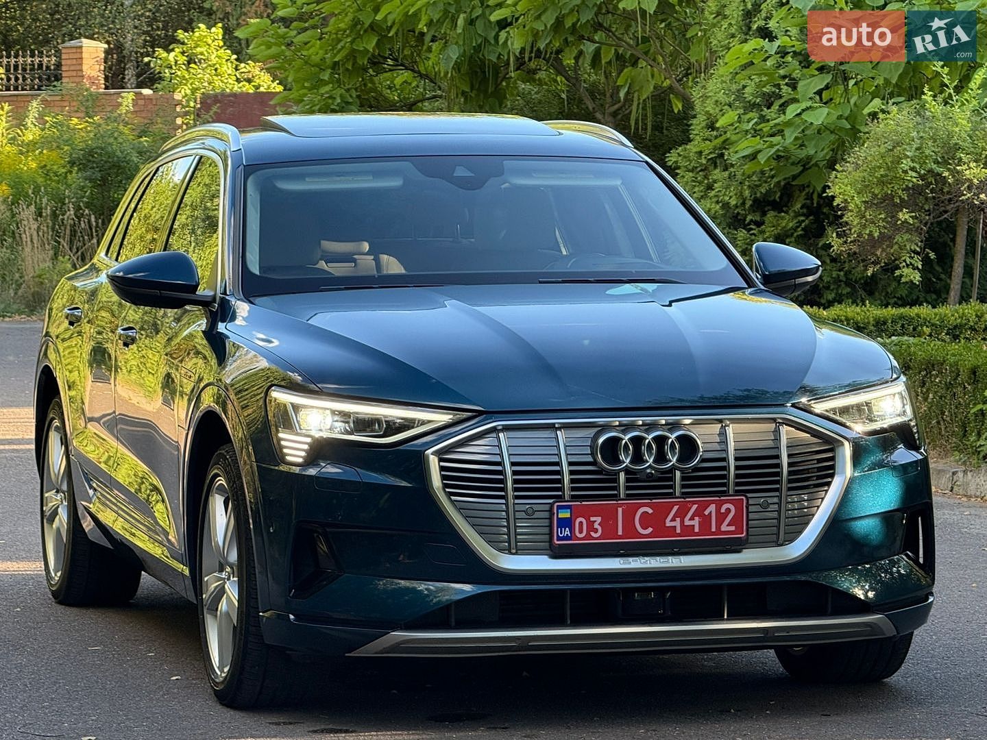Audi e-tron 2020 VIN WA1VAAGE4KB015709 фото оголошення 12 з 109