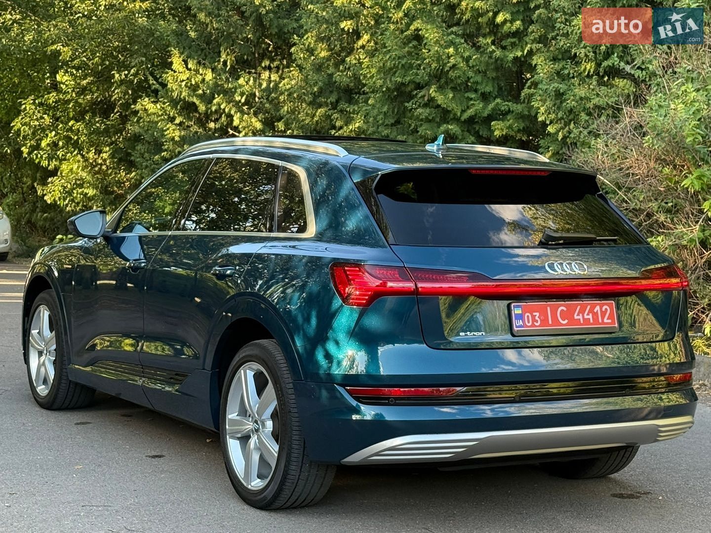 Audi e-tron 2020 VIN WA1VAAGE4KB015709 фото оголошення 14 з 109