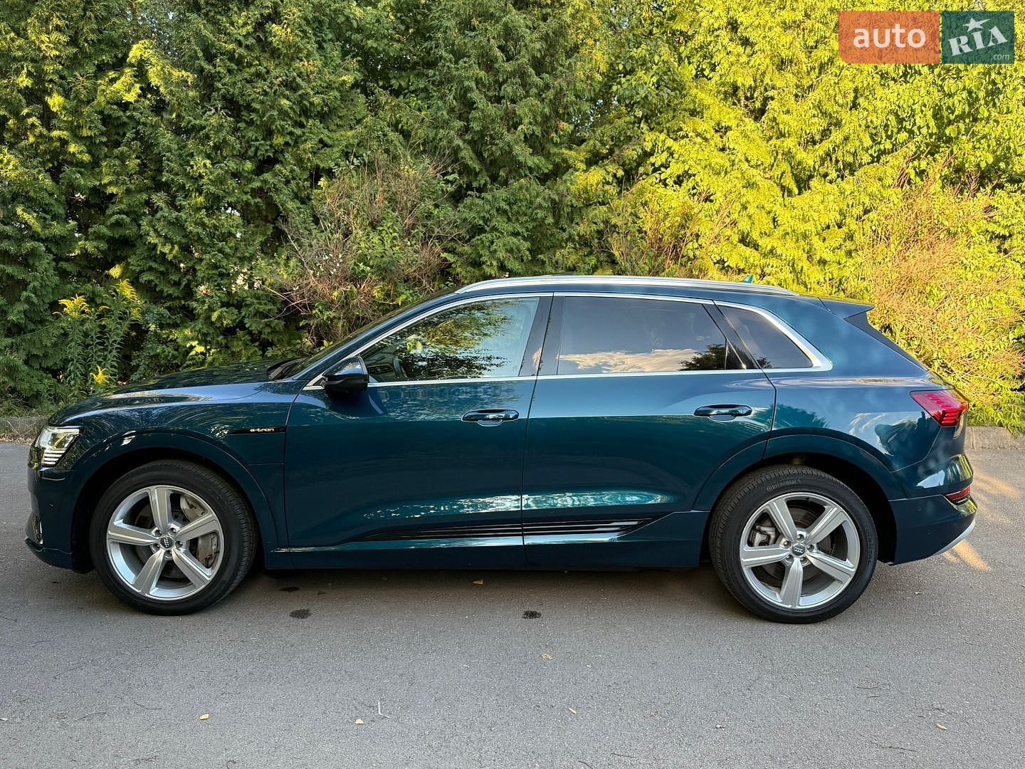 Audi e-tron 2020 VIN WA1VAAGE4KB015709 фото оголошення 15 з 109