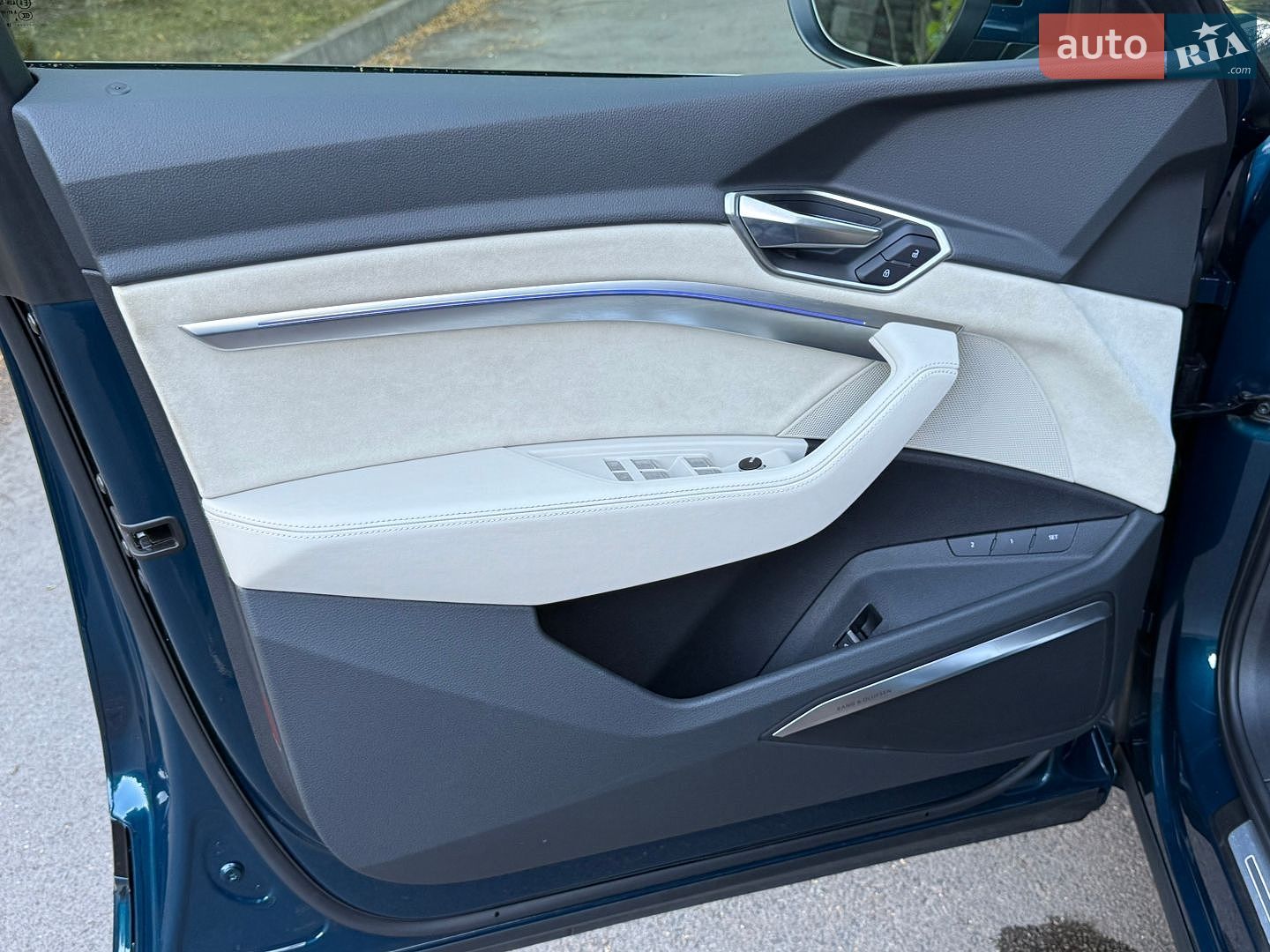 Audi e-tron 2020 VIN WA1VAAGE4KB015709 фото оголошення 41 з 109